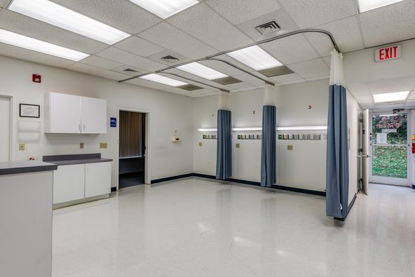Surgery Center: 1059 Neal St, Cookeville, TN 38501